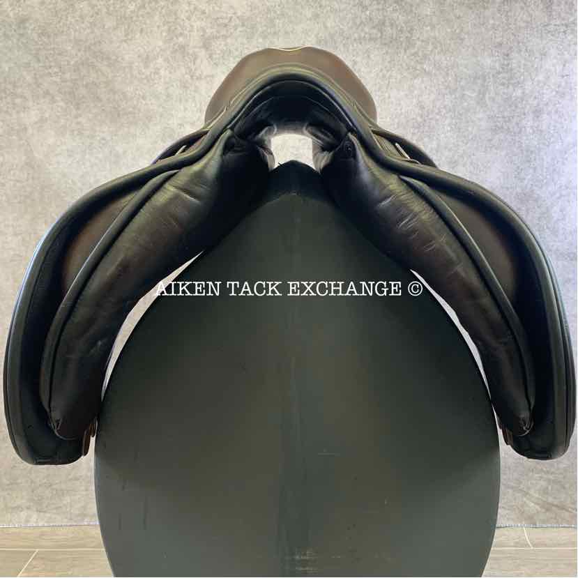 **SOLD** 2020 Prestige Versailles Close Contact Jump Saddle, 16" Seat, 34 Tree - M/MW, Wool Flocked Panels