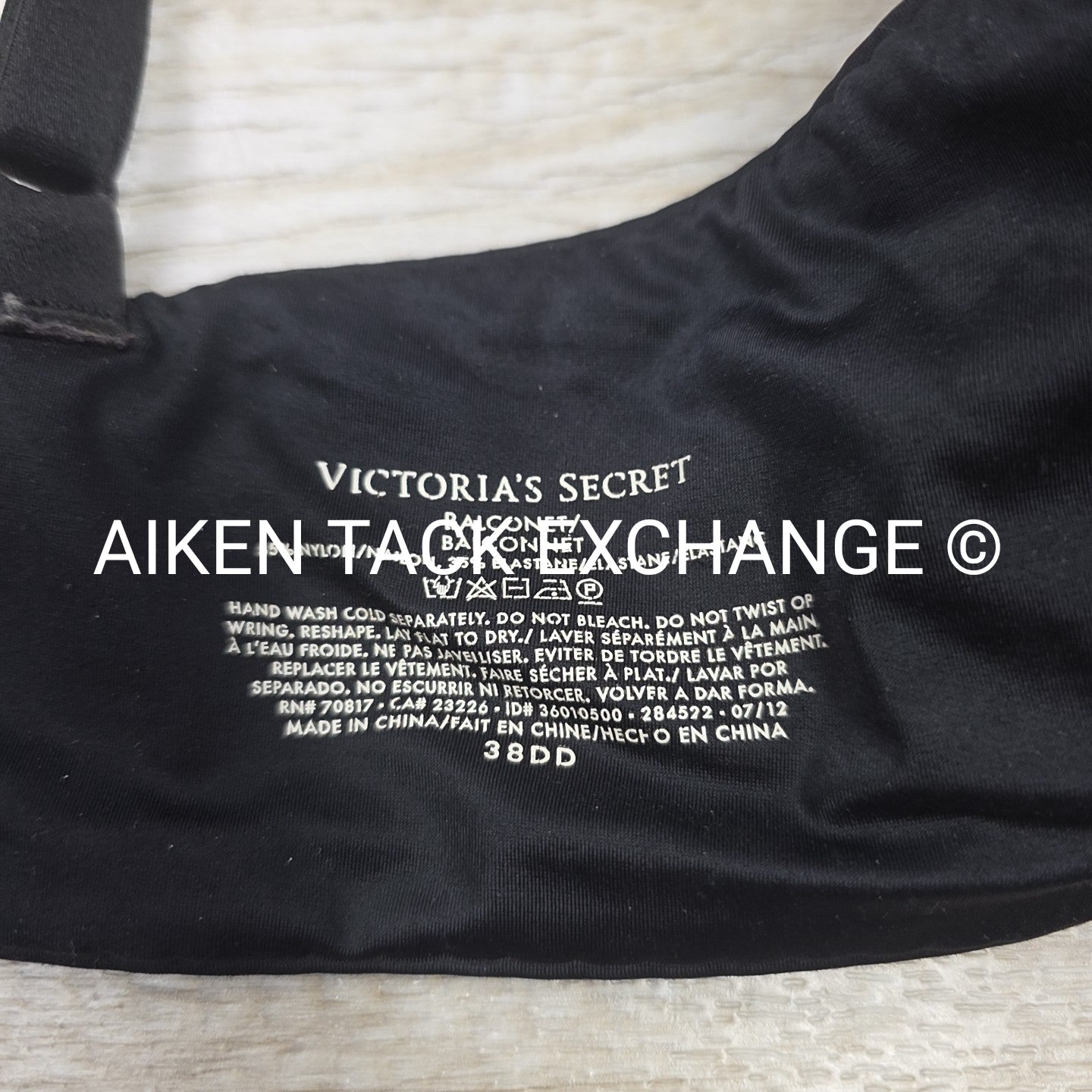 Victoria's Secret Wireless Balconette Push-Up Bra, Size 38DD