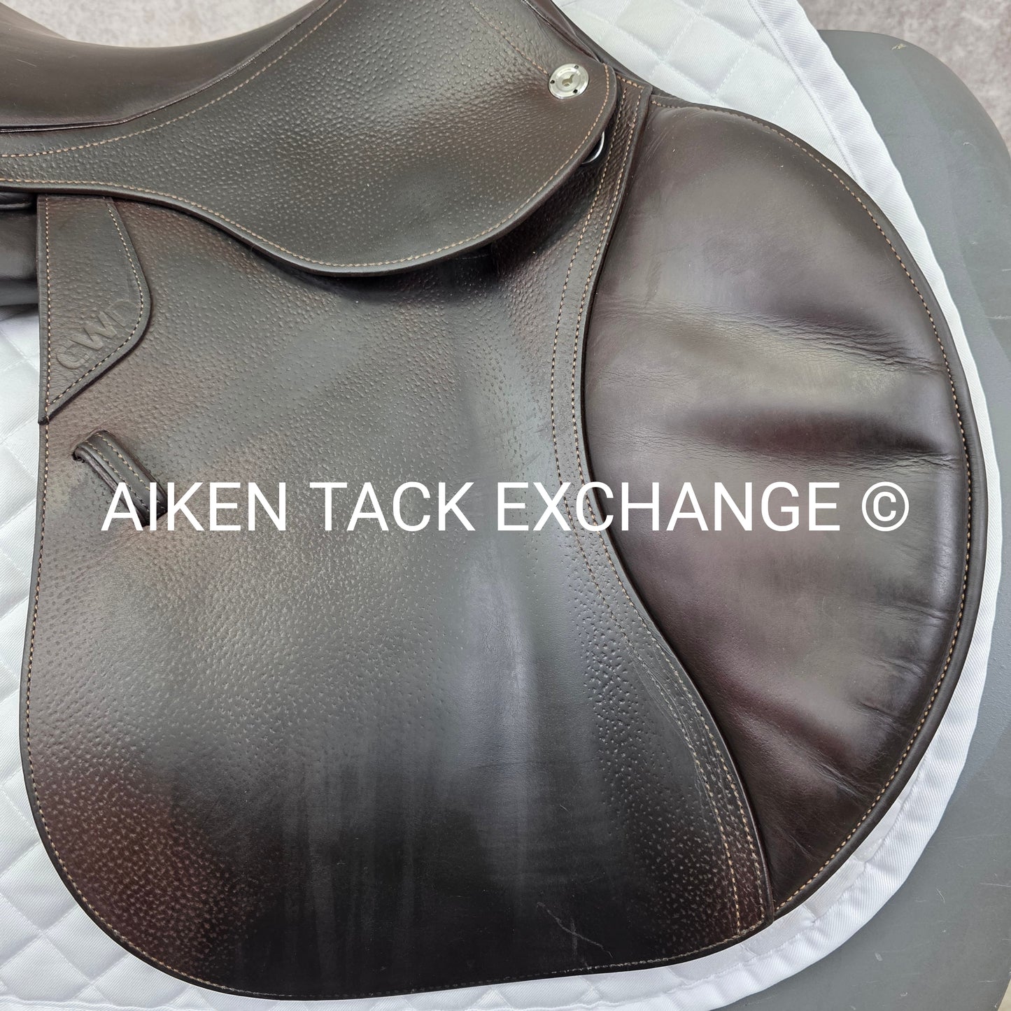 2019 CWD SE02 Close Contact Jump Saddle, 17.5" Seat, 3C Flap, Medium Tree, Foam Panels