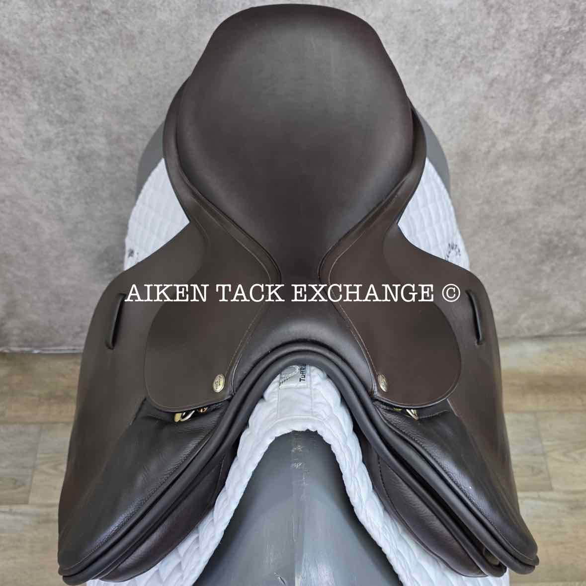 Adam Ellis Close Contact Jump Saddle, 17.5" Seat, Medium Wide Tree, Wool Flocked Panels