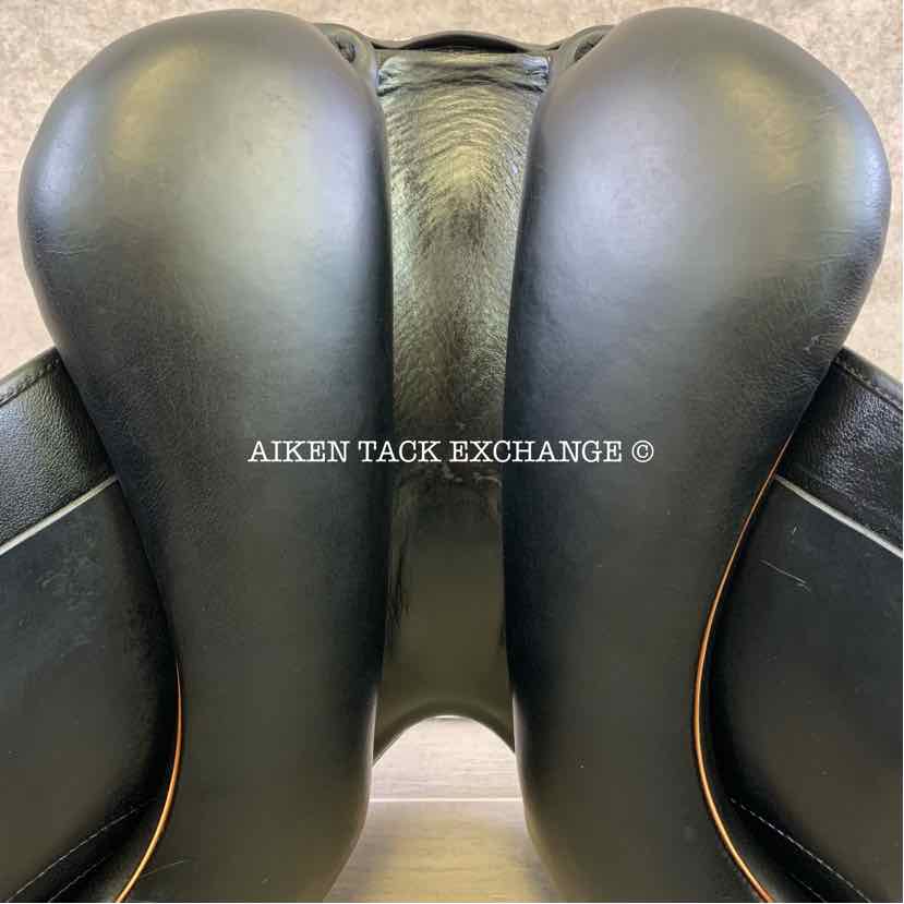 2017 Sommer Espirit Dressage Saddle, 17.5" Seat, 31.5 Tree - Wide (Adjustable), Wool Flocked Panels