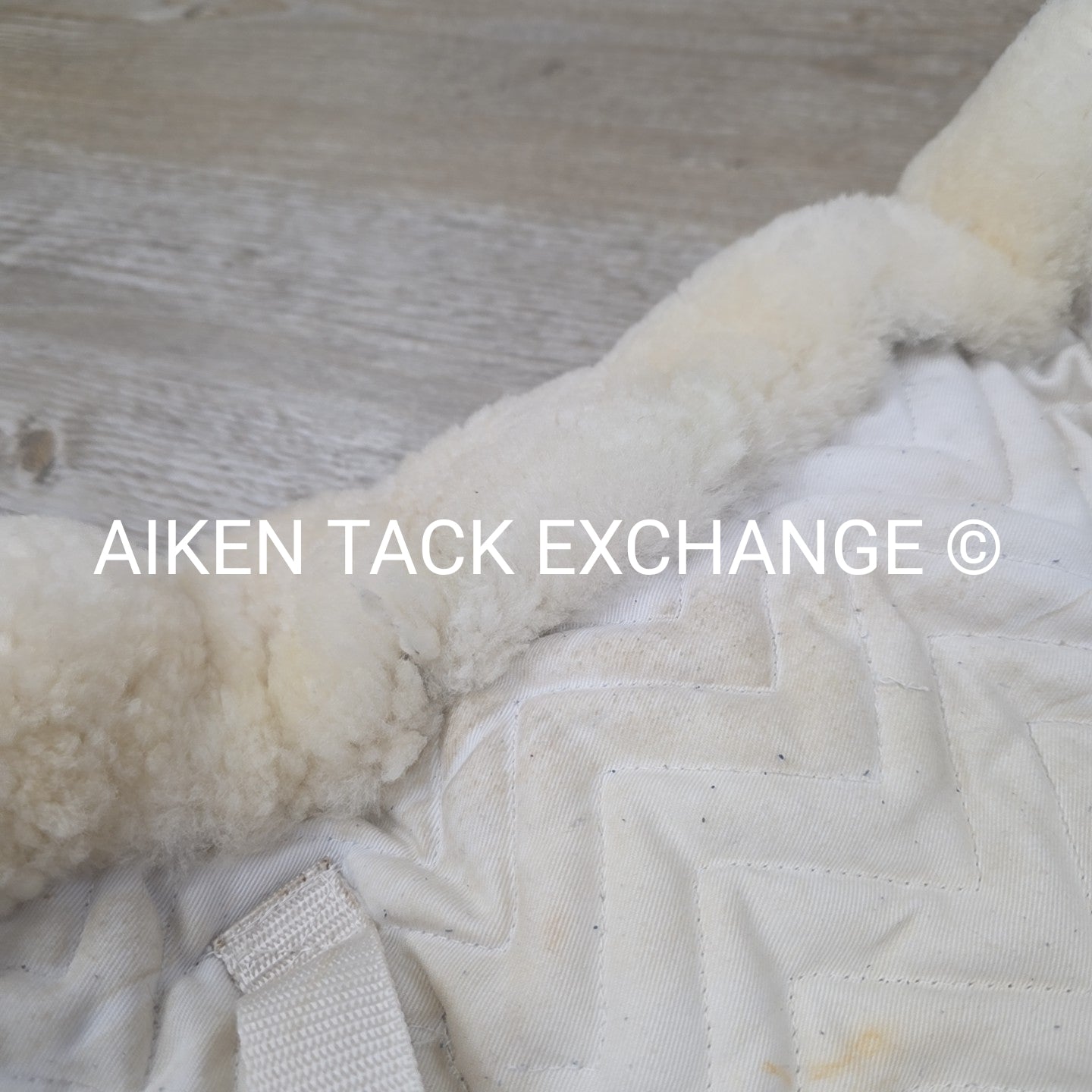 Fleeceworks Sheepskin Show Hunter Pad Partial Trim with Front Roll