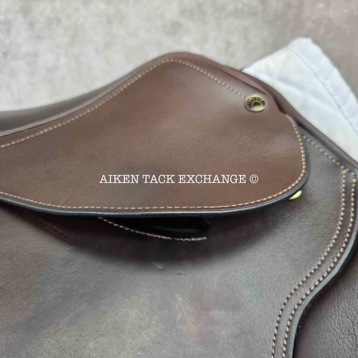 Circuit by Dover Saddlery Close Contact Jump Saddle, 17" Seat, Medium Tree, Foam Panels