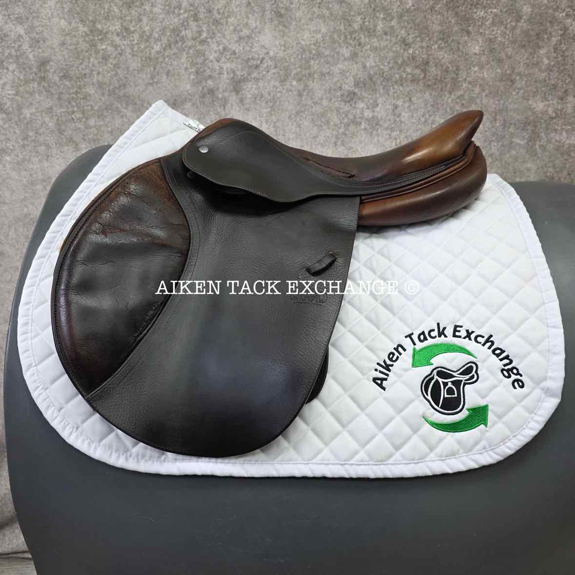 2010 CWD SE01 Close Contact Jump Saddle, 17" Seat, 3L Flap, Medium Wide Tree, Foam Panels