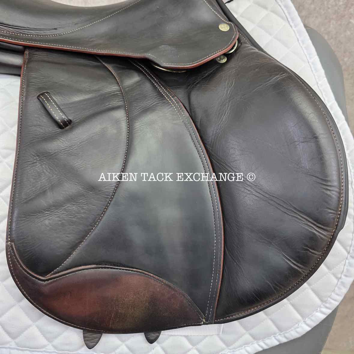 2011 Voltaire Palm Beach Close Contact Jump Saddle, 17.5" Seat, 2A Flap, Medium Wide Tree, PRO Panels, Full Buffalo Leather