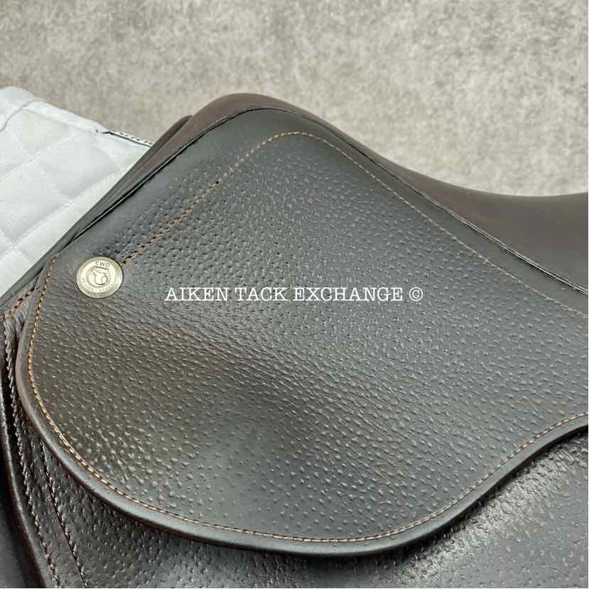 **SOLD** 2018 CWD SE03 Close Contact Jump Saddle, 17.5" Seat, 3L Flap, Medium Wide Tree, Foam Panels