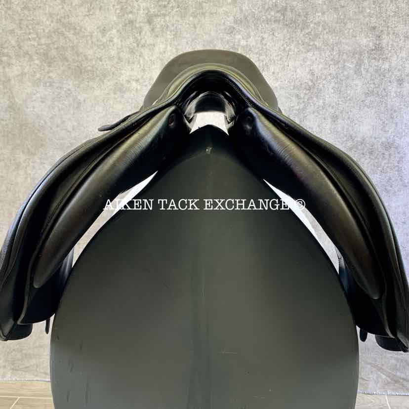 2004 Butet L-Seat (Semi Deep) Close Contact Jump Saddle, 18" Seat, 2.25 Flap, Medium Tree, Foam Panels
