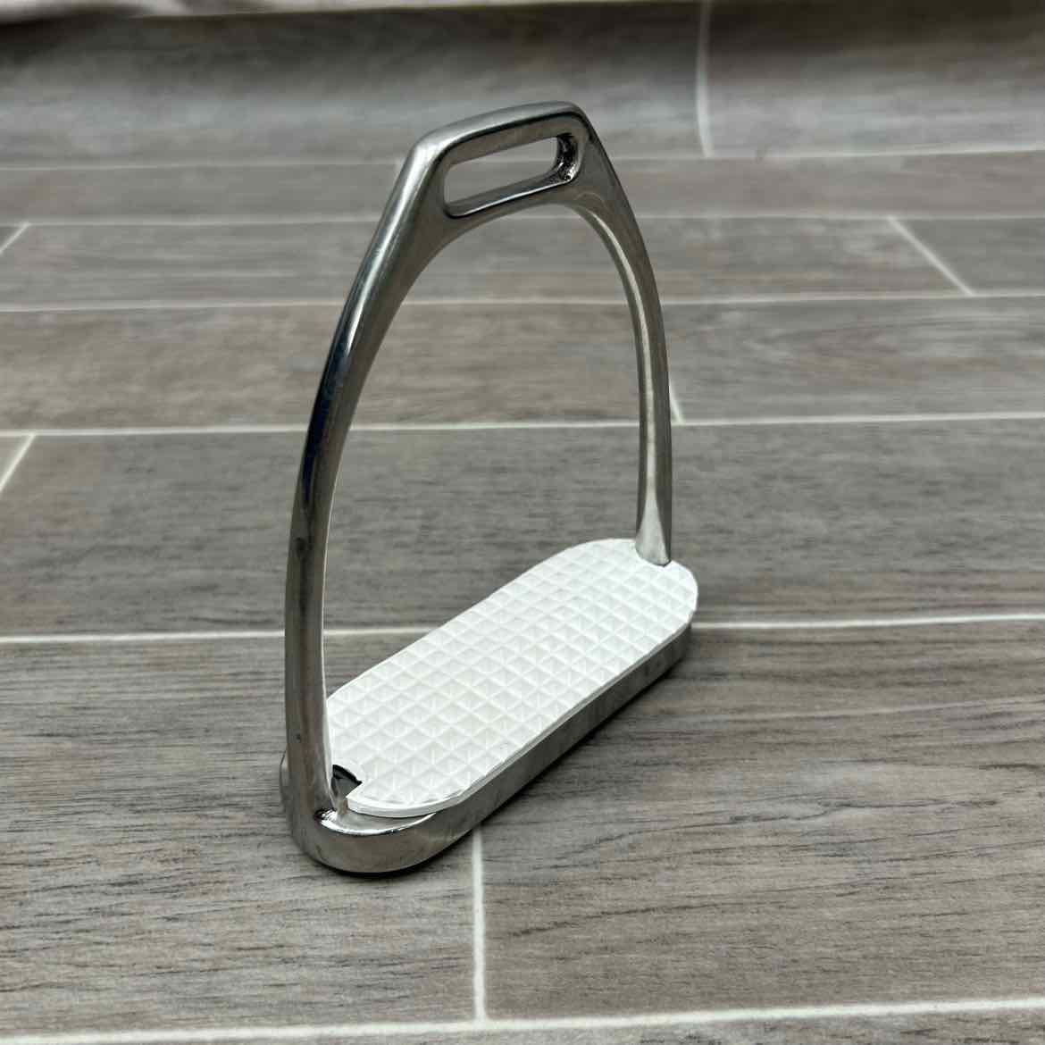 Fillis Stirrup Irons, 4.25"