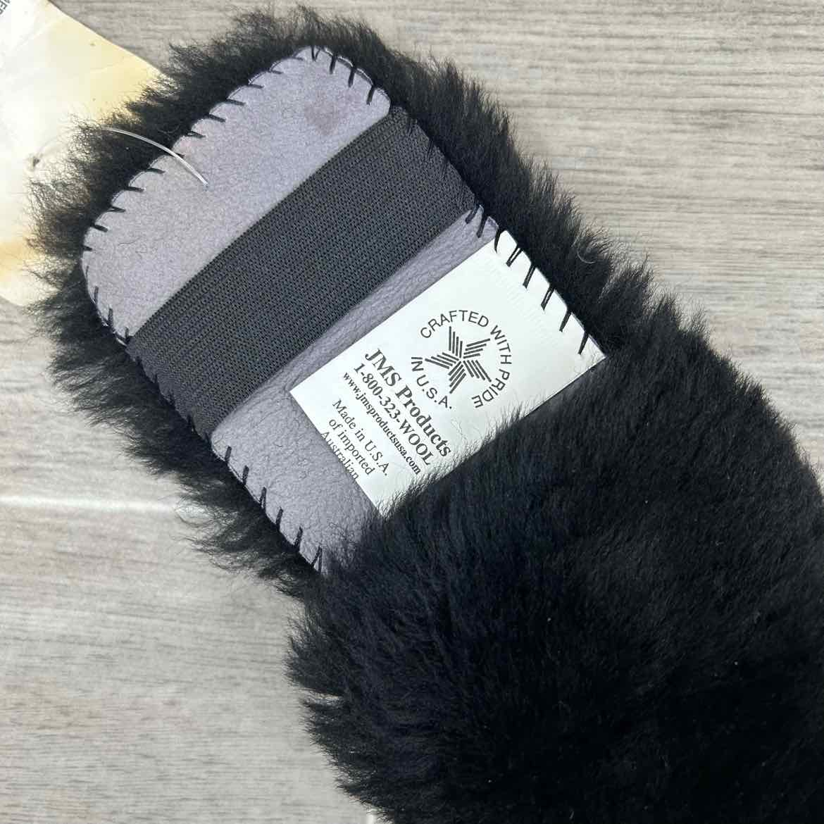 Schneiders Merino Sheepskin Bare Cribbing Collar Cover