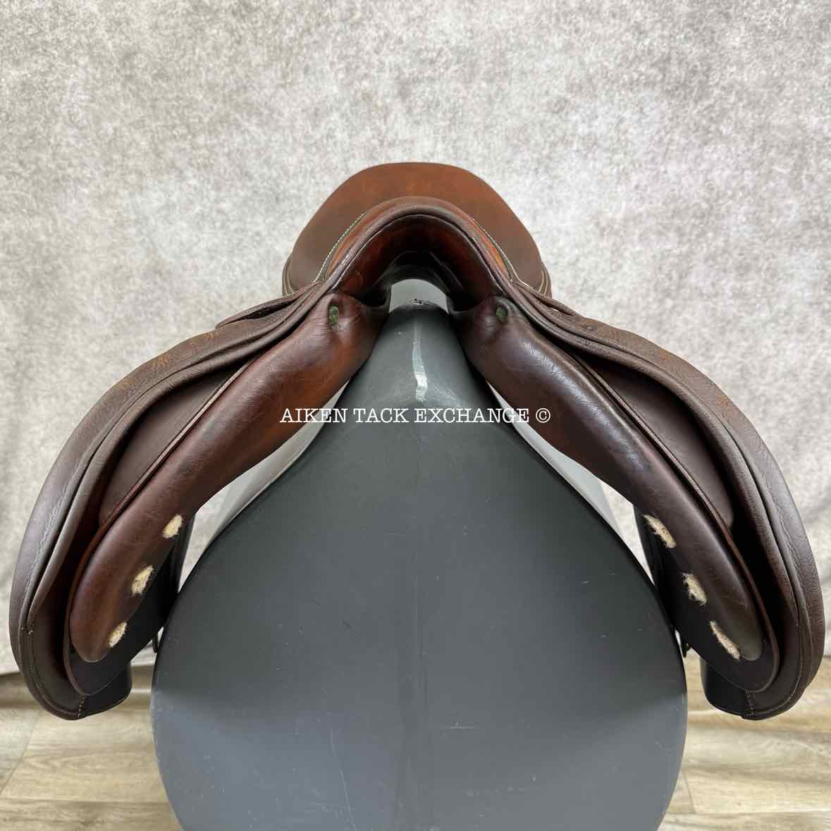 2009 Devoucoux Oldara Close Contact Jump Saddle, 17.5" Seat, 2A Flap, M/MW Tree, Foam Panels