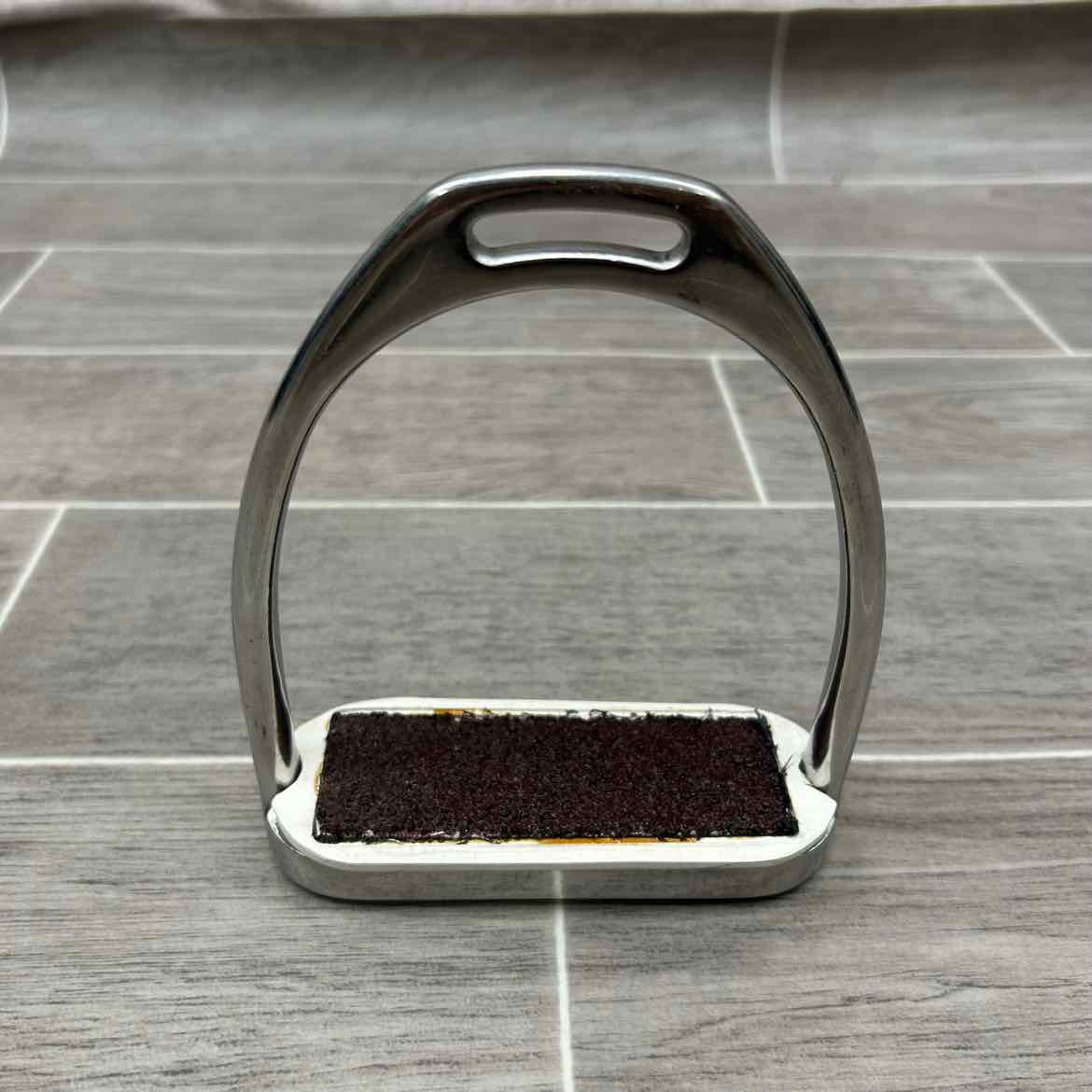 Fillis Stirrup Irons with Sure Grip Stirrup Pads, 4.75"