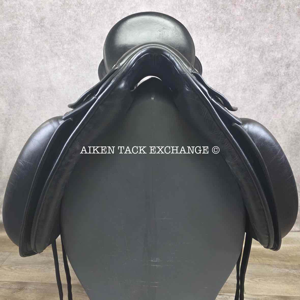 2005 County Fusion Dressage Saddle, 17.5" Seat, Medium Tree, Wool Flocked Panels