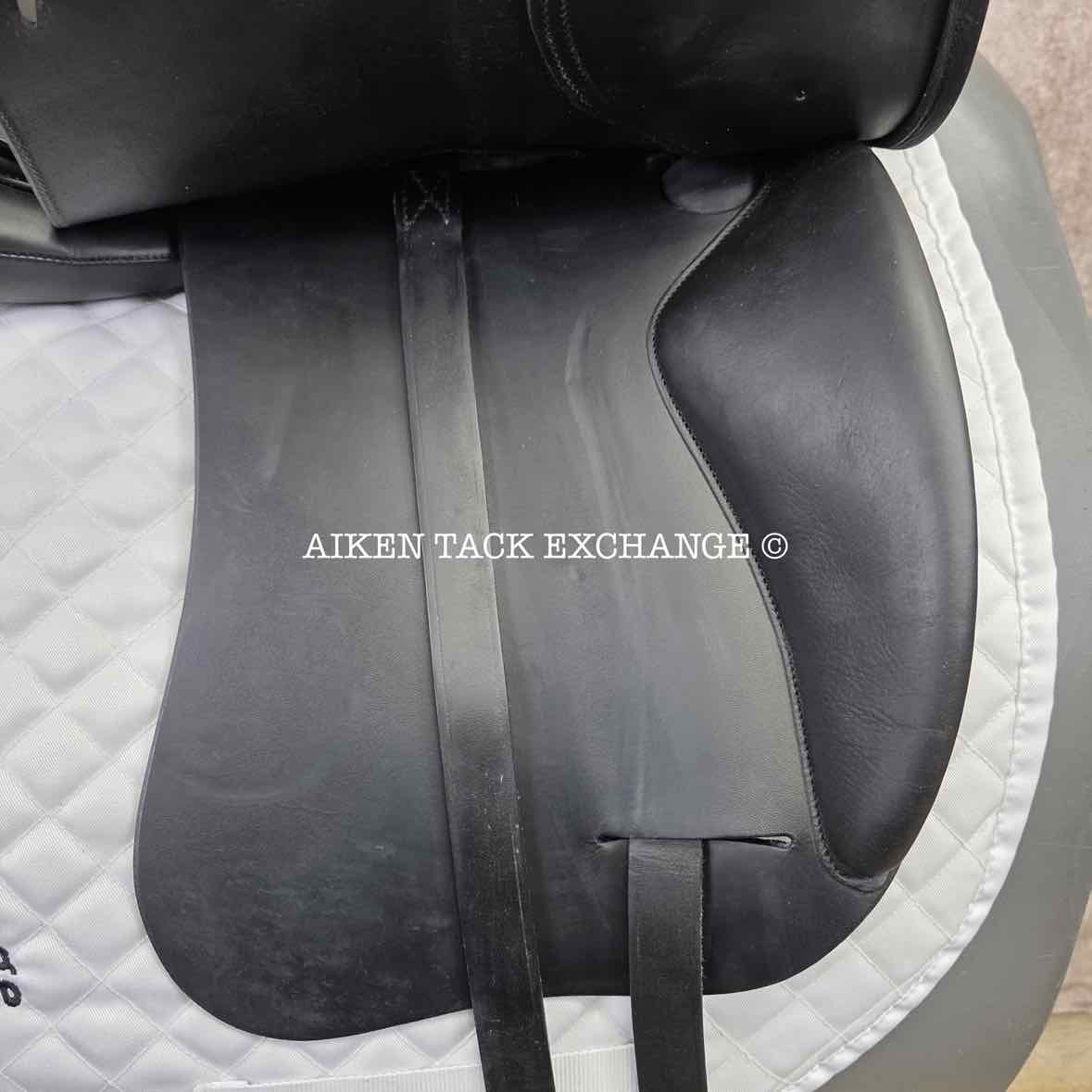2014 Bruno Delgrange Syracuse Dressage Saddle, 17" Seat, 3S Flap, Medium Wide Tree, Foam Panels