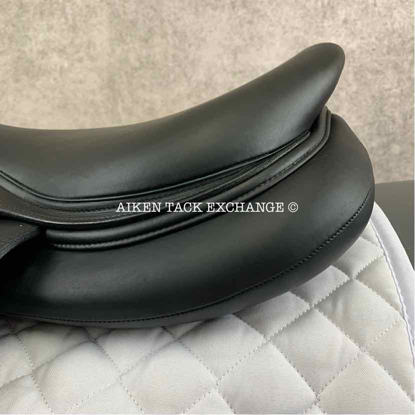 2022 Devoucoux Chiberta O Monoflap Jump Saddle, 17.5" Seat, 2A Flap, Medium Wide Tree, D3D Panels, Buffalo Leather