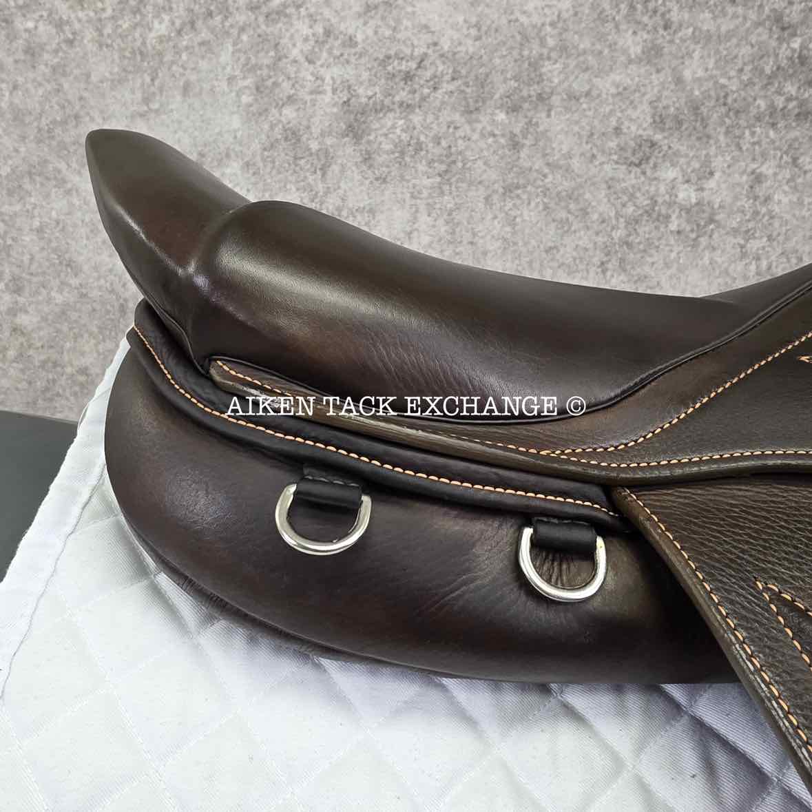 **SOLD** 2020 Stubben Phoenix Elite Jump Saddle, 17.5" Seat with Biomex, 28cm Tree - Medium, Wool Flocked Panels