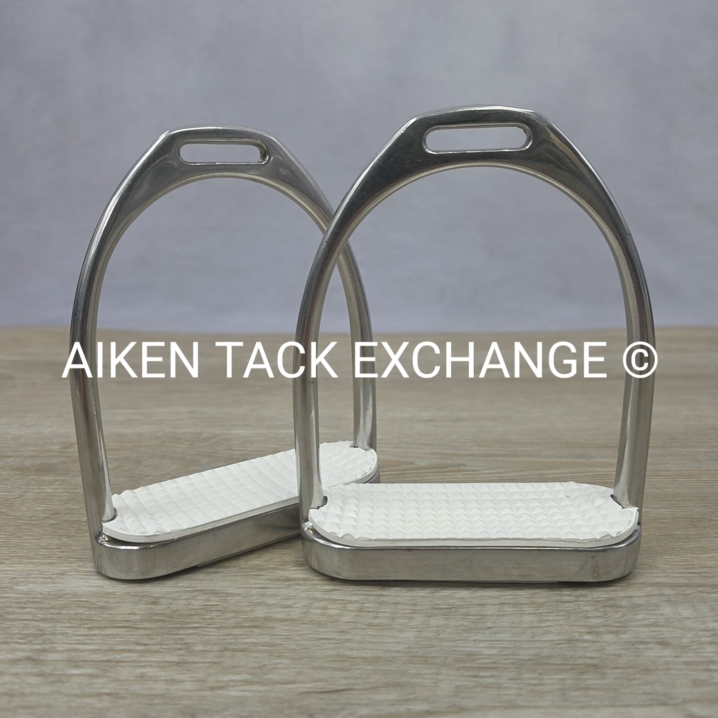 Stubben Fillis Stirrup Irons 4.25"