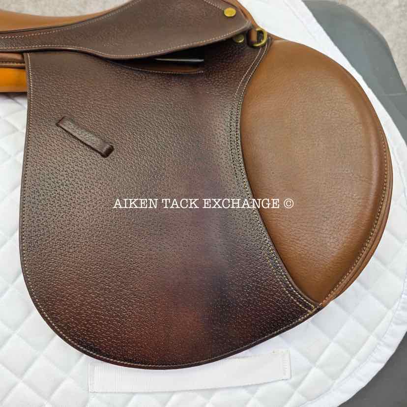 **SOLD** Collegiate Ruiz Diaz Close Contact Jump Saddle, 16.5" Seat, Medium Tree, Foam Panels