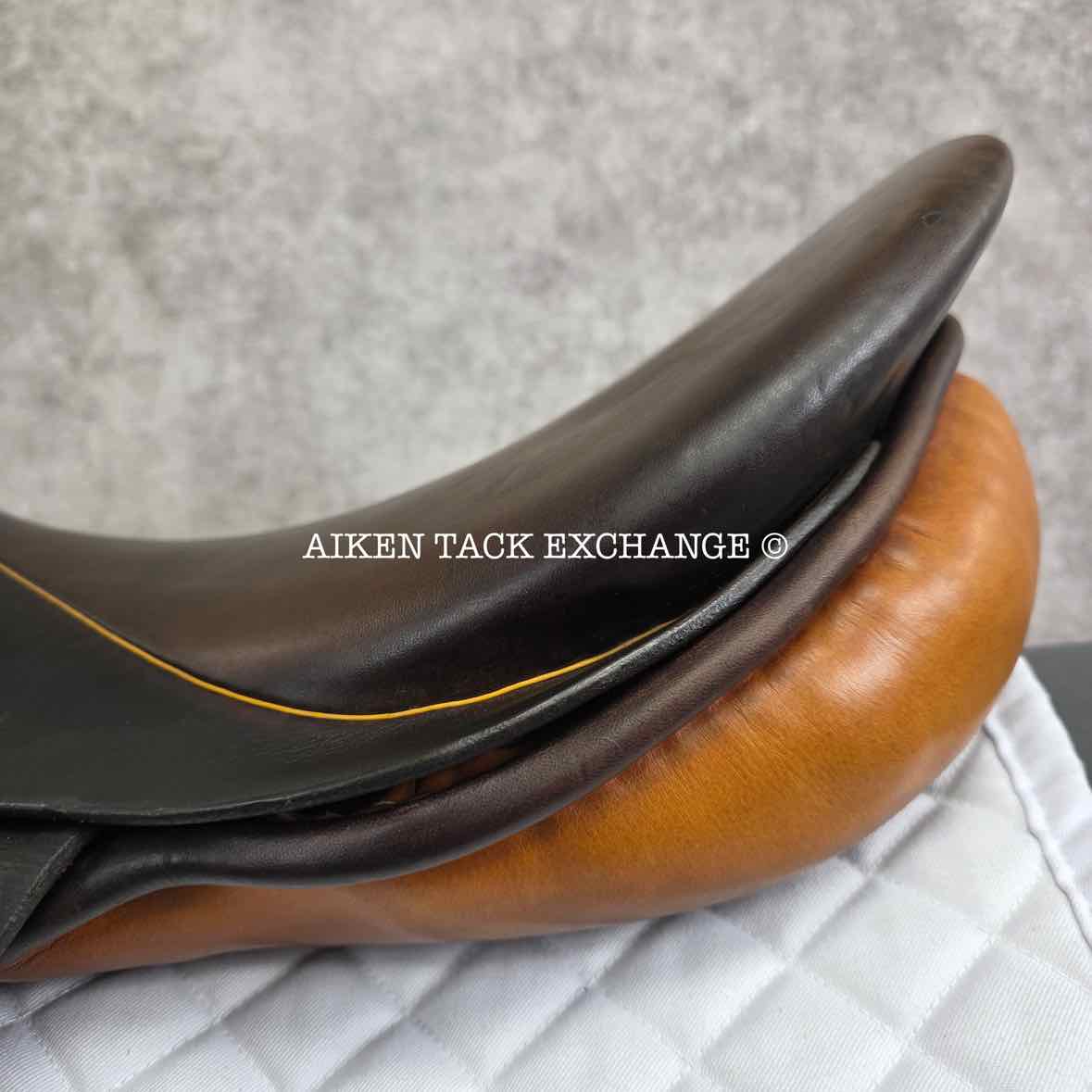 Stubben Siegfried Saddle, 18.5" Seat, 31cm Tree - Medium Wide, Wool Flocked Panels