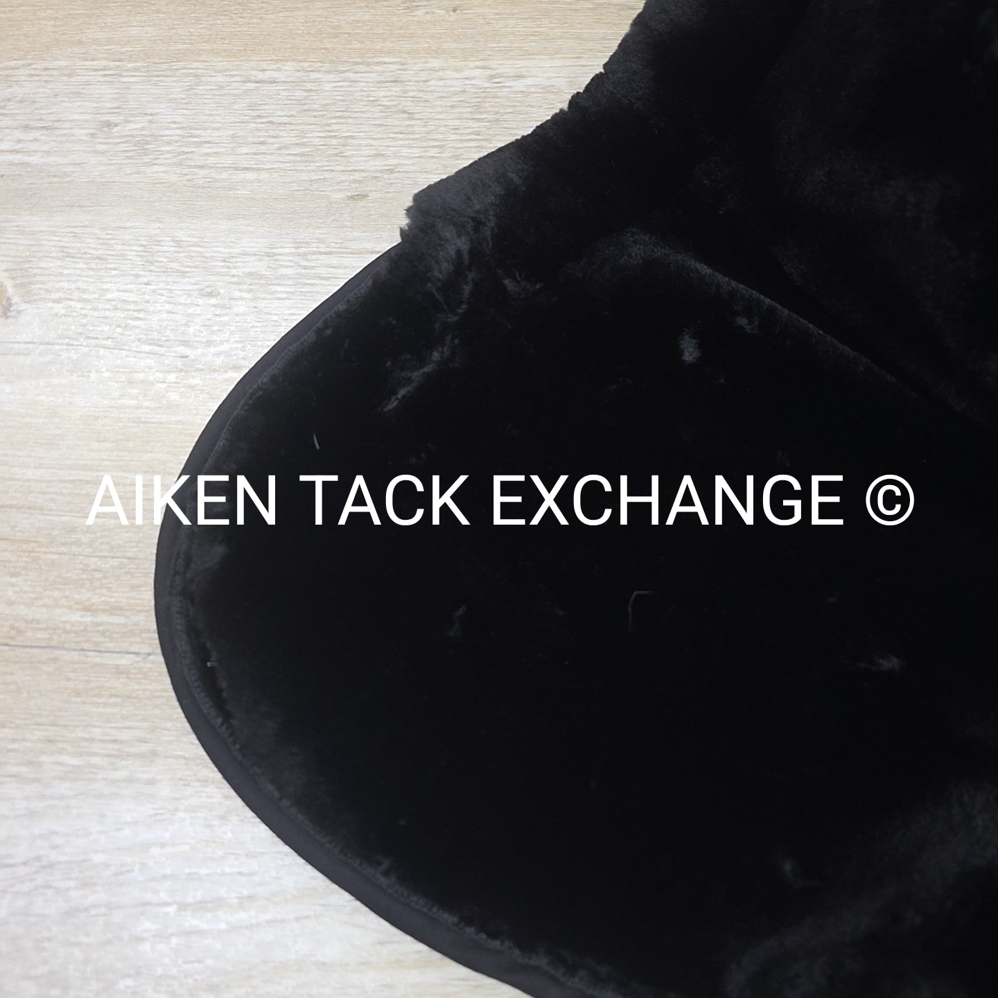 Shires Arma Contour Pro Half Pad, Size 17" - 18"