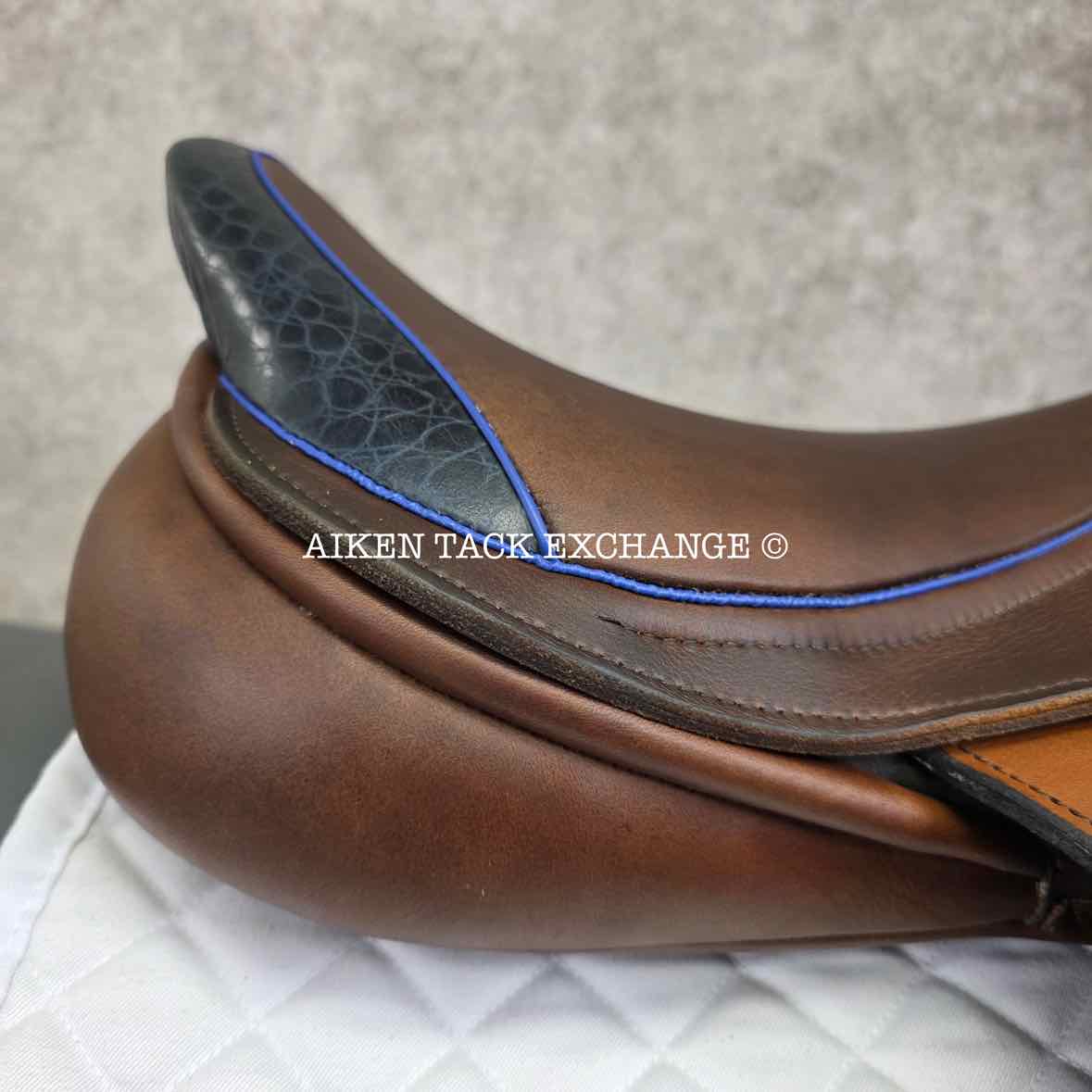 2022 Custom Saddlery Fleur De Lys Monoflap Jump Saddle, 17.5" Seat, Adjustable Tree, Wool Flocked Panels