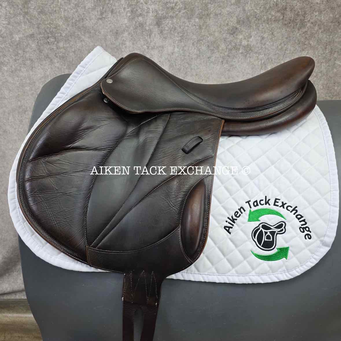 2014 Voltaire Lexington Monoflap Jump Saddle, 18.5" Seat, 3AA Flap, Medium Wide Tree, Foam FIN Panels