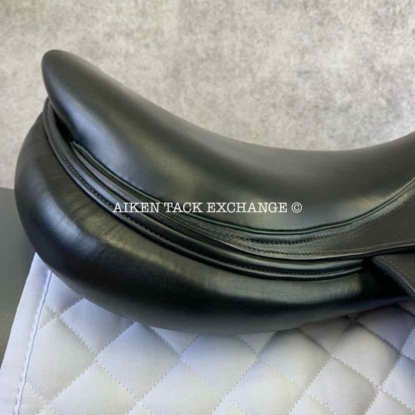 2011 Devoucoux Ioldy Monoflap Jump Saddle, 18.5" Seat, 2AA Flap, Medium Wide Tree, Foam Panels