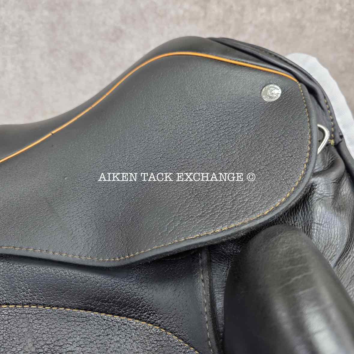 **SOLD** 2013 Custom Saddlery Icon Star Monoflap Dressage Saddle, 18" Seat, Adjustable Tree, Wool Flocked Panels