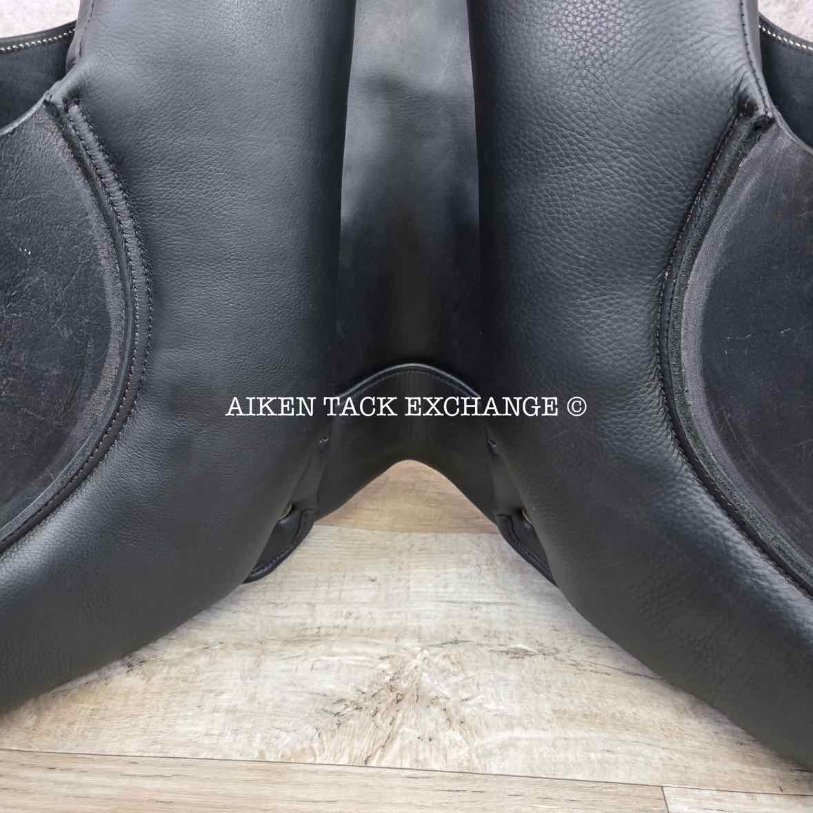 2023 MaxFlex Savannah Dressage Saddle, 17.5" Seat, XX-Wide Tree, Wool Flocked Panels