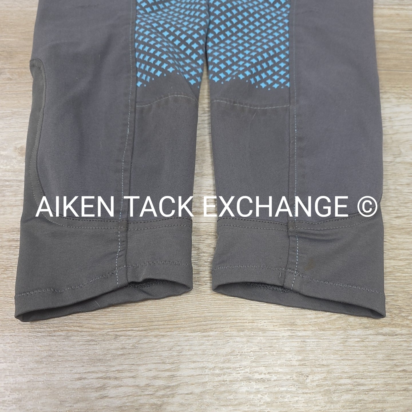BARGAIN BUNDLE: SmartPak Silicone Grip Full Seat & Knee Patch Breeches, Size 40