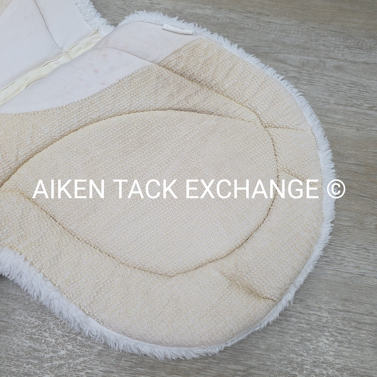 Success Equestrian Deluxe Hunter Pad, Size Medium (16" x 16.5")