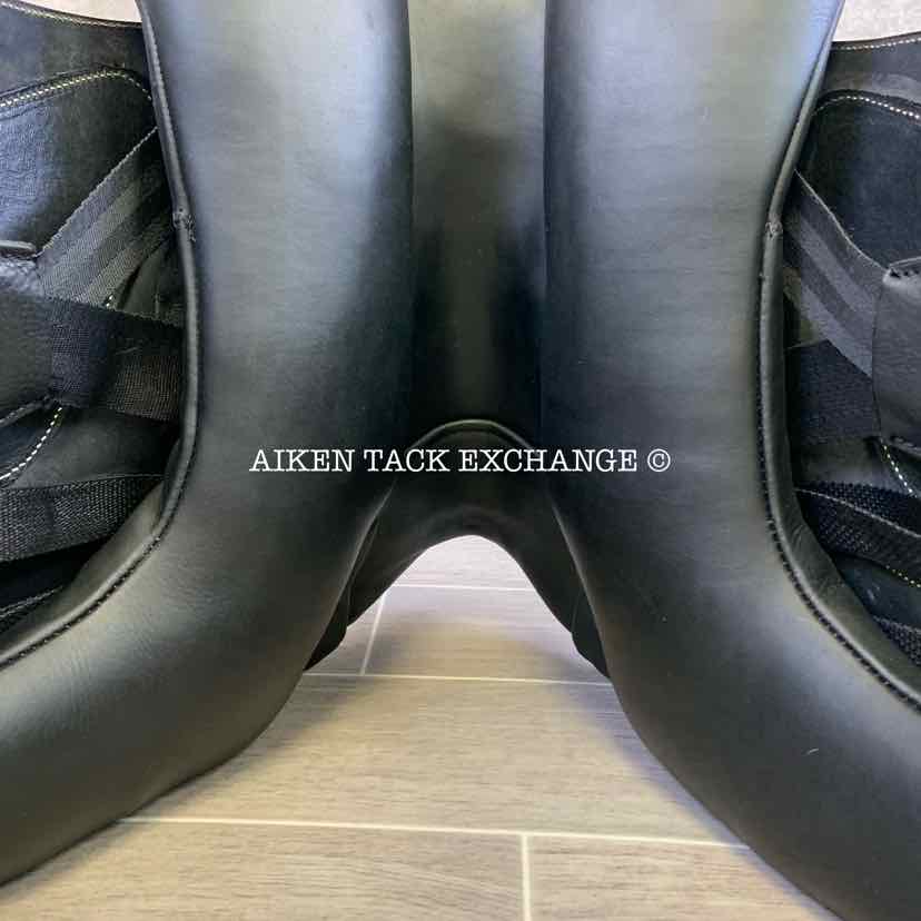 2022 MaxFlex Melina Pro Monoflap Dressage Saddle, 17.5" Seat, Flex Tree - Adjustable (Custom Gullet), Wool Flocked Pony Panels