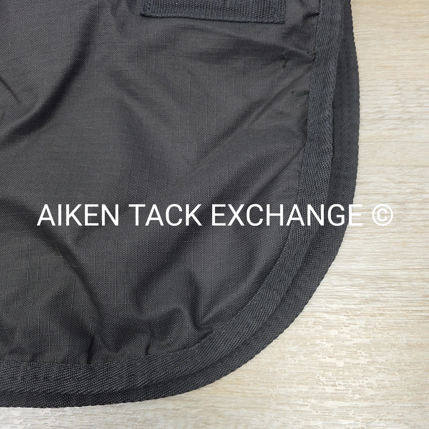 Schneiders Dura-Tech 220g fil Medium Weight Turnout Blanket, Size 76"