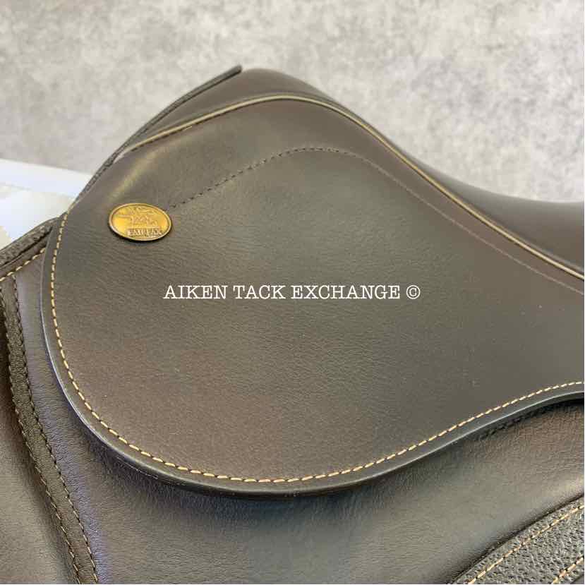 **SOLD** 2022 Fairfax World Class Dual Flap Jump Saddle, 17.5" Seat, Adjustable Tree - Changeable Gullet, Wool Flocked Panels
