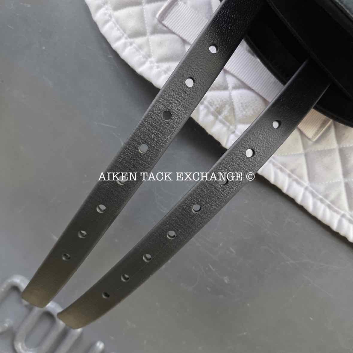 2022 Wintec Lite Wide All Purpose D'Lux Saddle with HART, 17.5" Seat, Adjustable Tree - Changeable Gullet, CAIR Panels