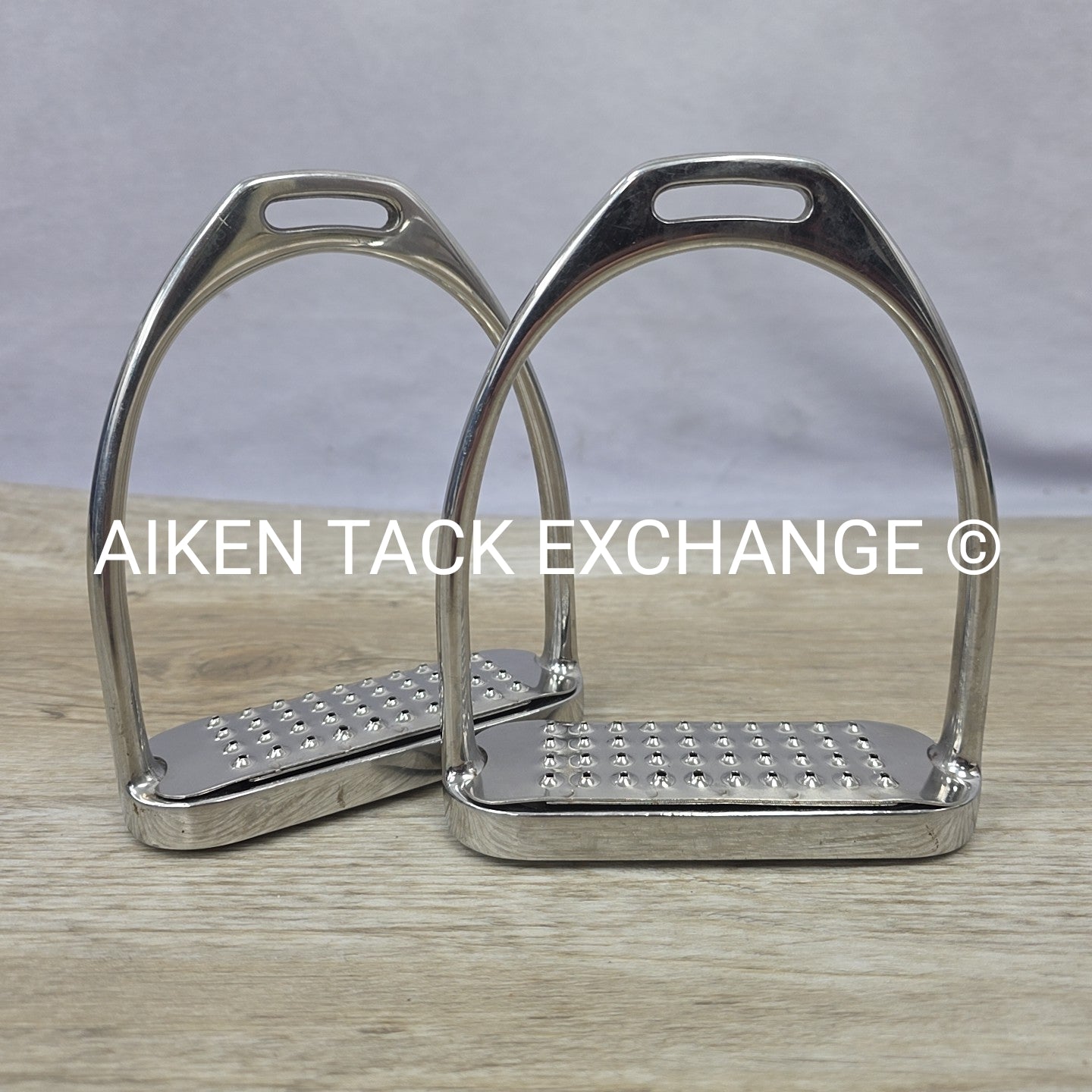 Fillis Stirrup Irons with Cheese Grater Pads, 4.75"