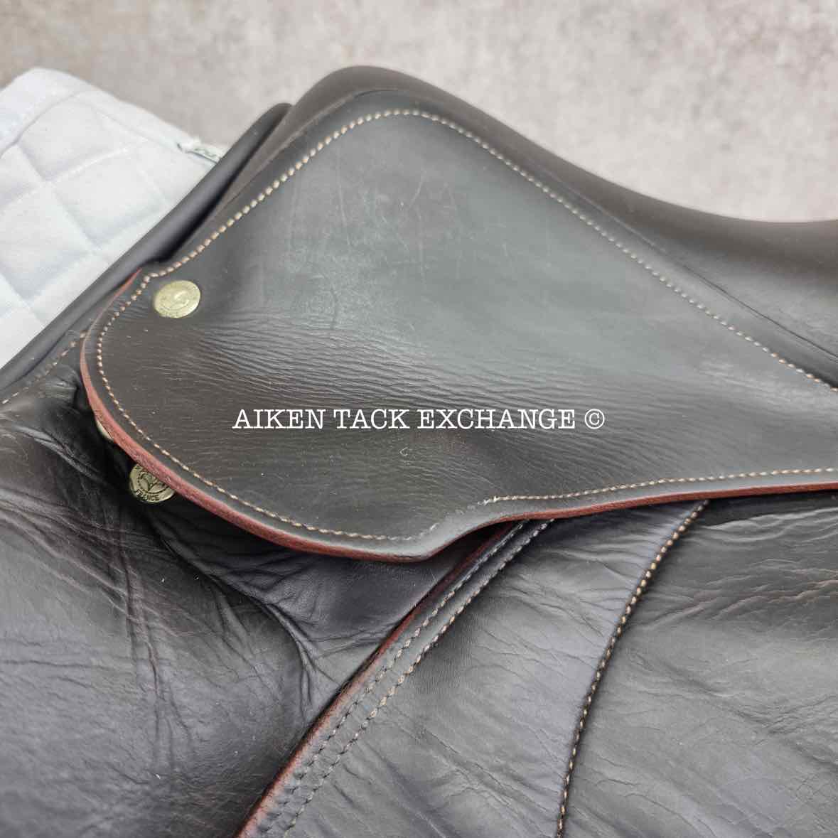 2011 Voltaire Palm Beach Close Contact Jump Saddle, 17.5" Seat, 2A Flap, Medium Wide Tree, PRO Panels, Full Buffalo Leather