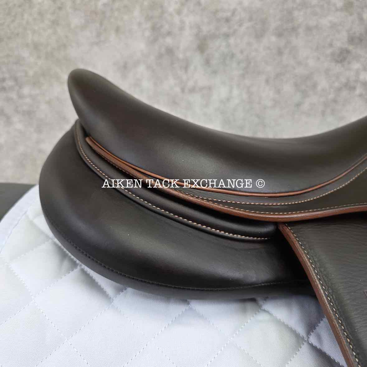 2025 Devoucoux Biarritz O Close Contact Jump Saddle, 16.5" Seat, 1 Flap, Medium Tree, D3D Panels, Full Buffalo Leather