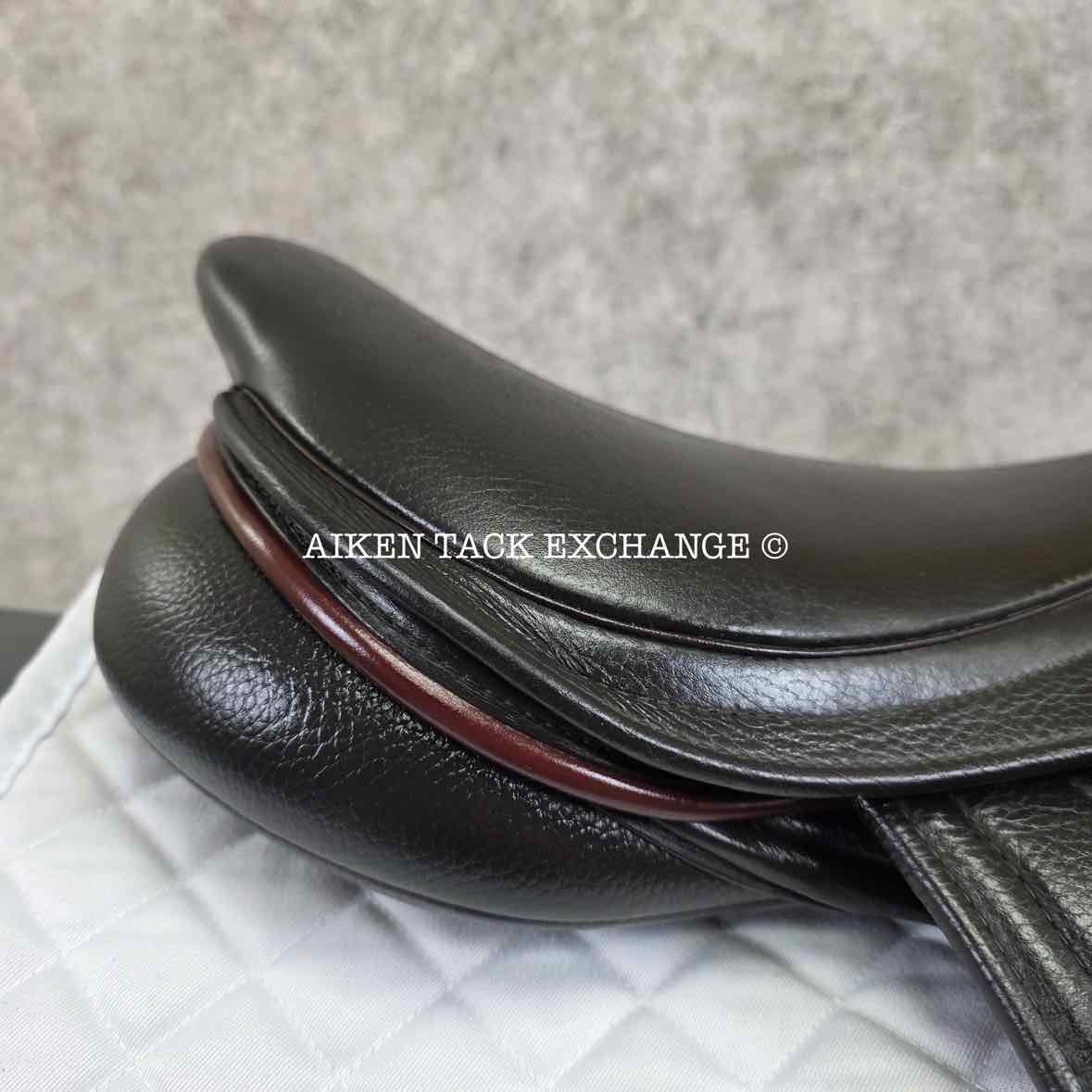 2023 Kent & Masters Competition Series Monoflap XC Jump Saddle, 17.5" Seat, Adjustable Tree - Changeable Gullet, Wool Flocked Panels