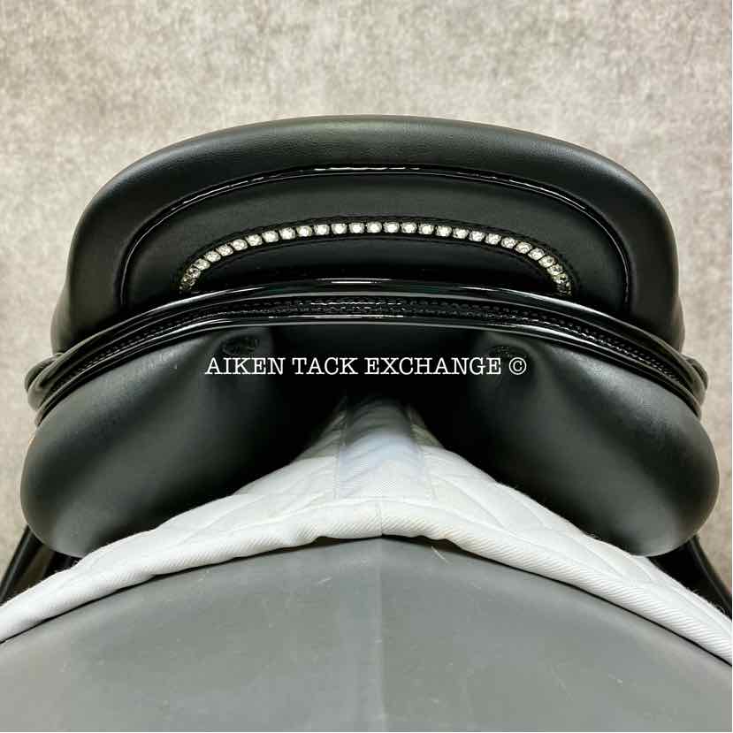 2023 MacRider Grand Prix Pro Jump Saddle, 17" Seat, Adjustable Tree, Wool Flocked Panels