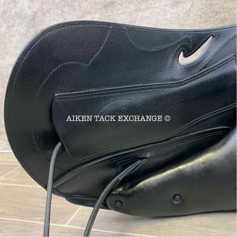 2017 Prestige Passion K Monoflap Dressage Saddle, 17" Seat, 33 Tree - M/MW, Wool Flocked Panels