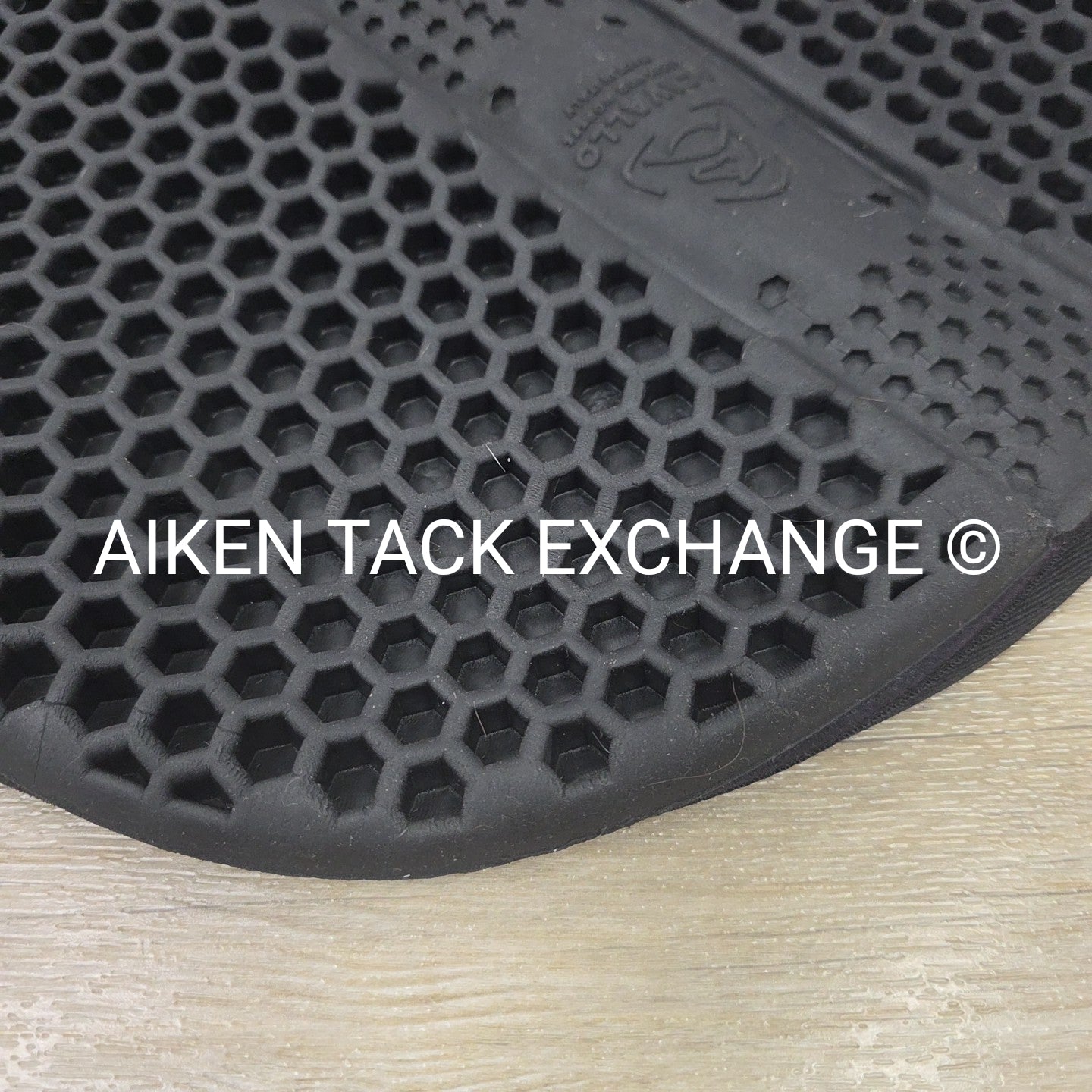 Acavallo Wither Free Hexagonal Gel & Memory Foam Half Pad