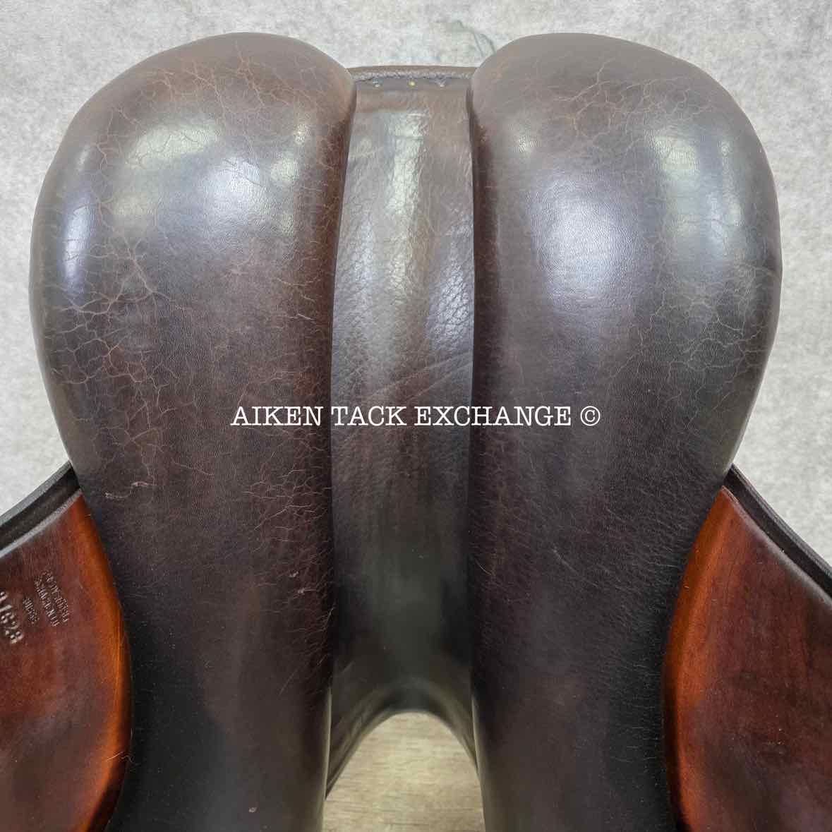 Roosli Pilatus Dressage Saddle, 17" Seat, Medium Tree, Wool Flocked Panels