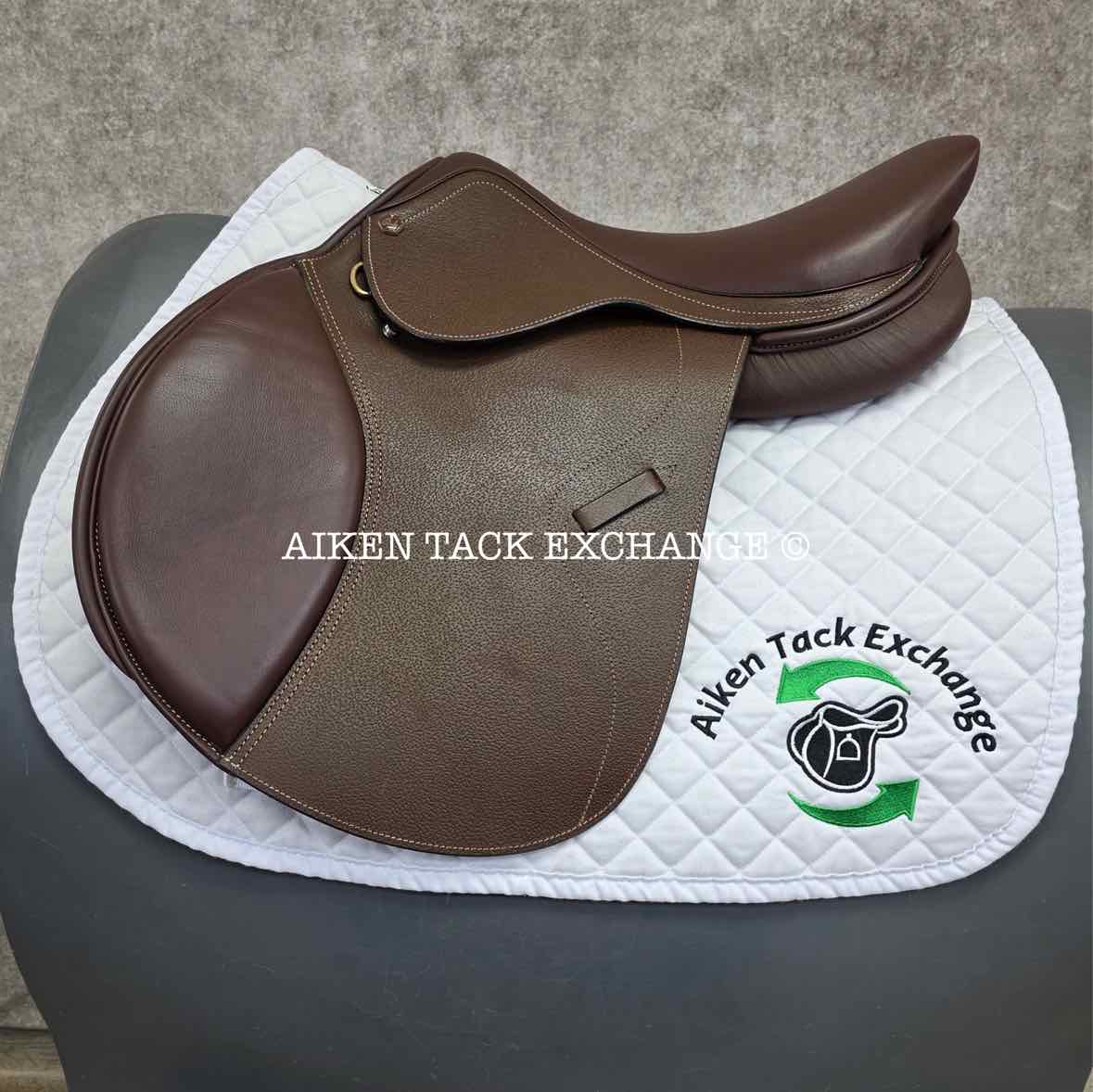 **SOLD** HDR - Henri de Rivel Club Close Contact Plus Saddle, 16.5" Seat, Adjustable Tree - IGP Changeable Gullet, Foam Panels