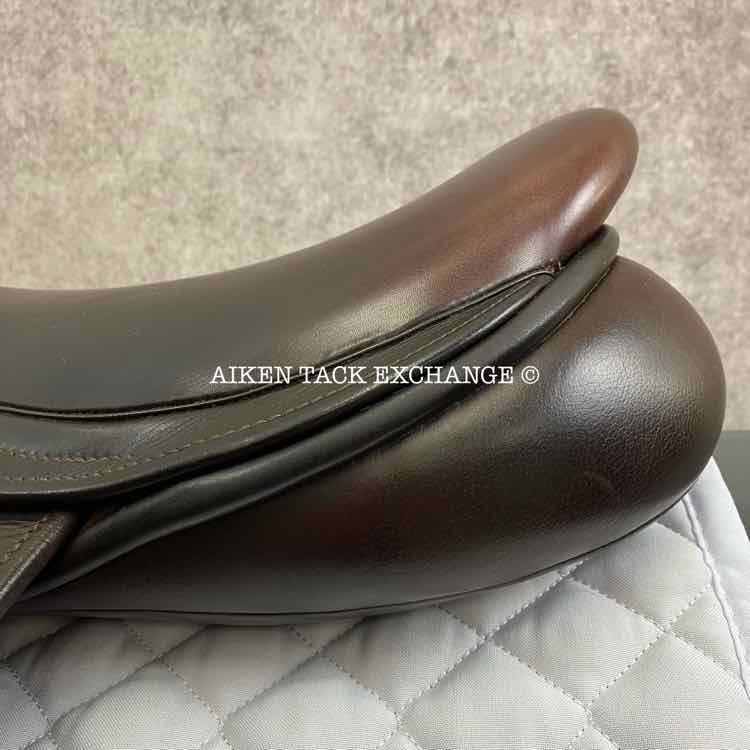 **SOLD** 2017 County Solution H/J Close Contact Jump Saddle, 17.5" Seat, Forward Flap, Medium Tree, Wool Flocked Panels