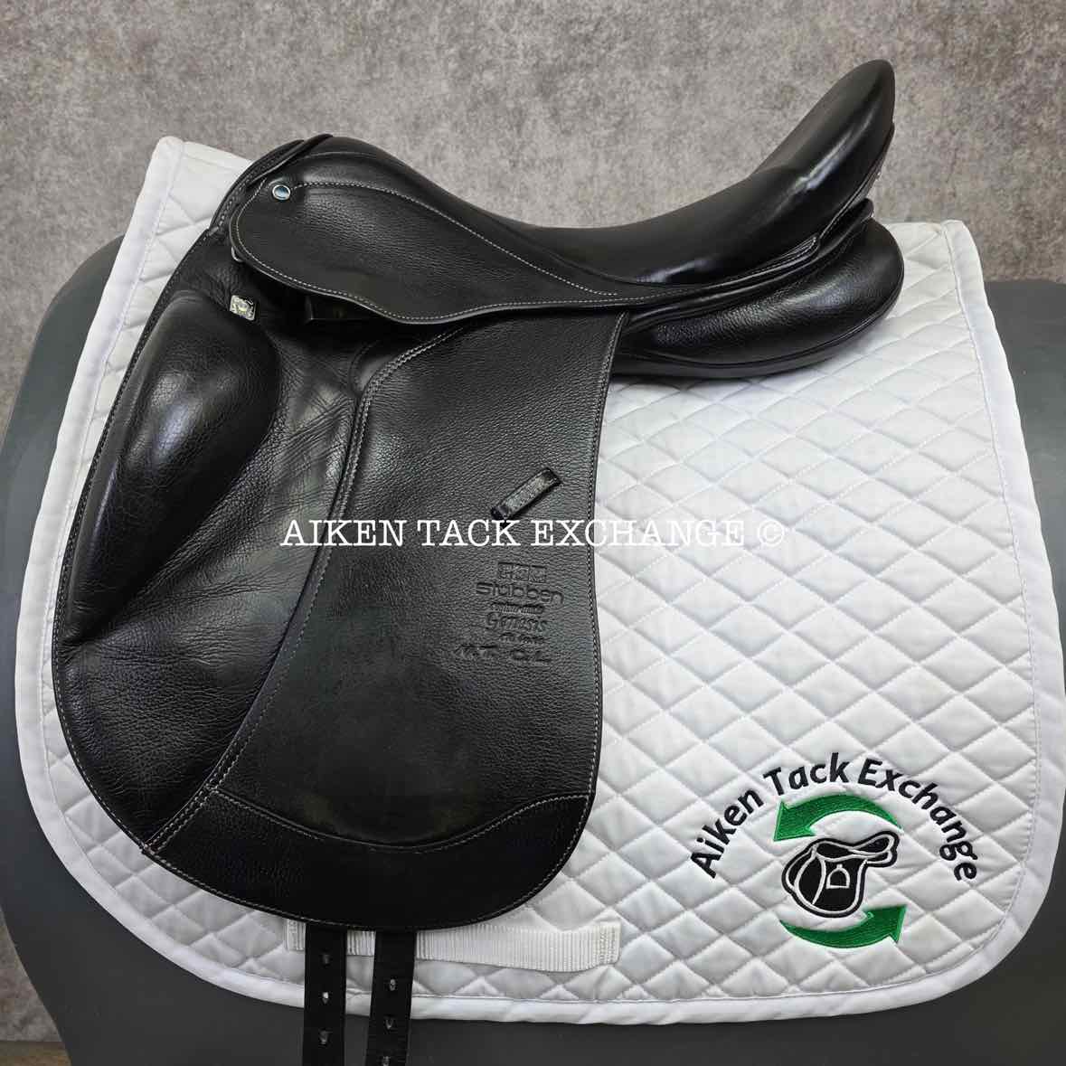 2015 Stubben Genesis Deluxe CL NT Dressage Saddle, 17.5" Seat with Biomex, 28cm Tree - Medium Narrow, Wool Flocked Panels