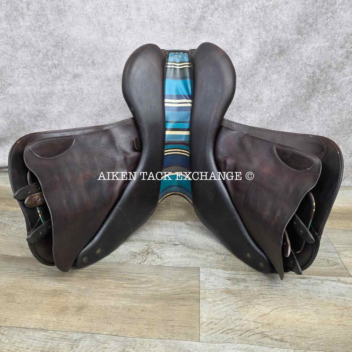 2011 Voltaire Palm Beach Close Contact Jump Saddle, 17.5" Seat, 2A Flap, Medium Wide Tree, PRO Panels, Full Buffalo Leather