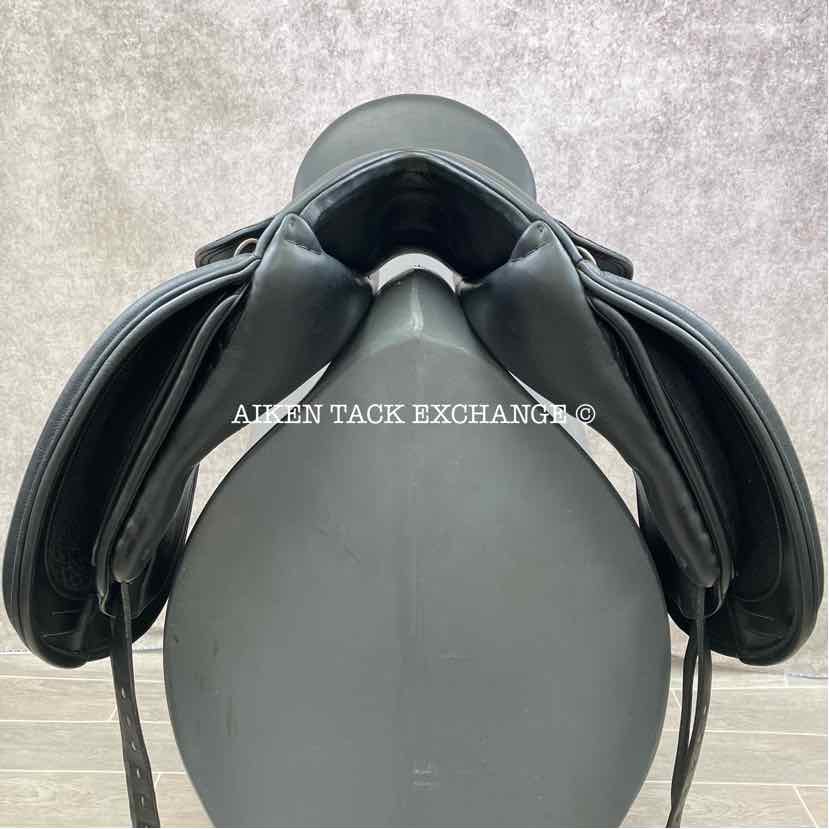 **On Trial** 2014 Schleese Obrigado Dressage Saddle, 17" Seat, Adjustable AdapTree, Wool Flocked Panels