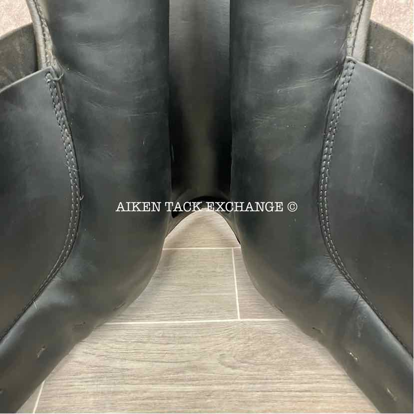 **SOLD** Stubben Endurance Dressage Saddle, 17.5" Seat, Short Flap, 31cm Tree - Medium Wide, Wool Flocked Panels