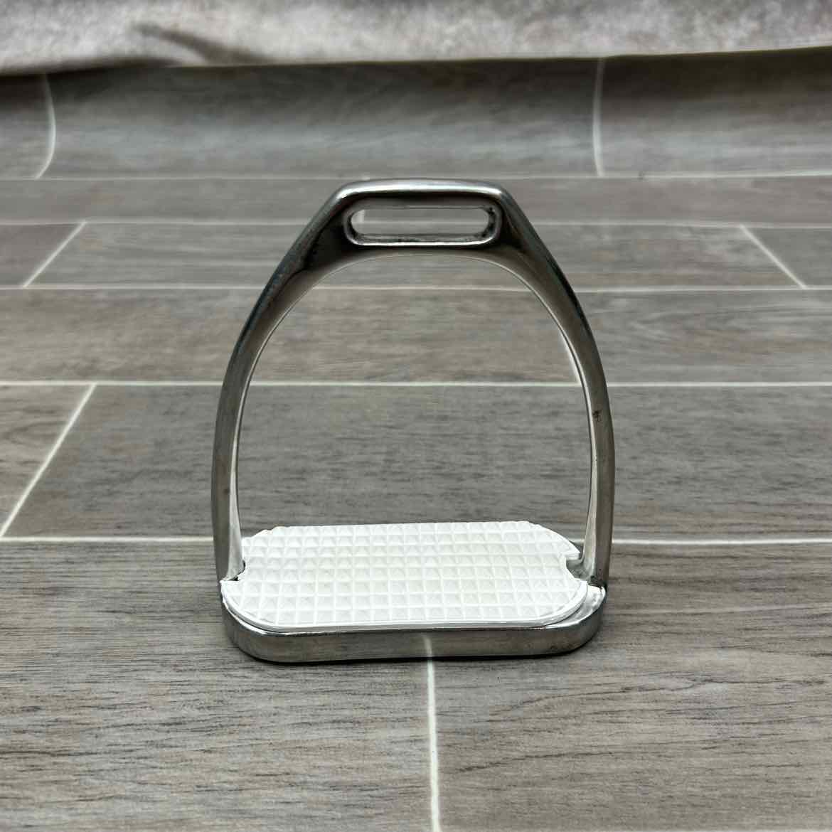Fillis Stirrup Irons, 4.25"