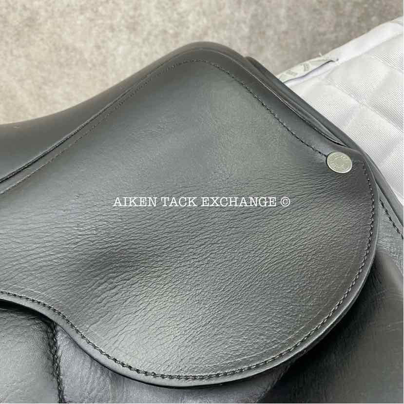2014 Antares Cadence Monoflap Dressage Saddle, 18" Seat, 2N Flap, Medium Wide Tree, Foam Panels, Full Buffalo Leather